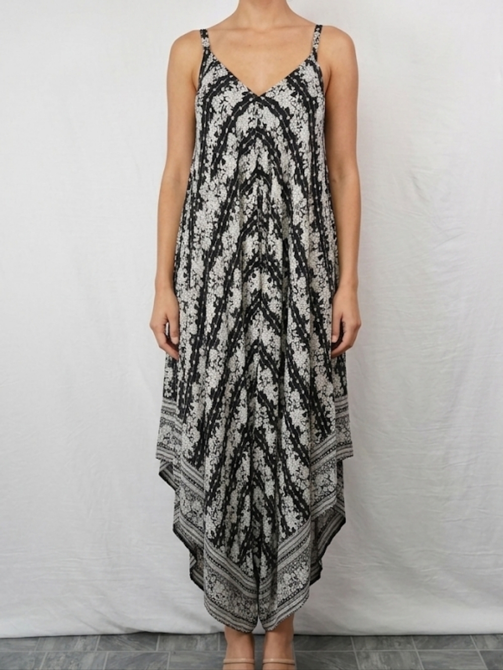 Japna Black and White Floral Print Summer Jumpsuit Xs